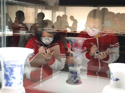 感受中华文明，传承中华精神——记初二年级走进国家博物馆开展“四个一”实践活动