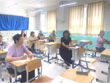 薪火相传，共赢未来——快3网下载安装到手机新老高三思想政治教师高三复习备考经验交流会